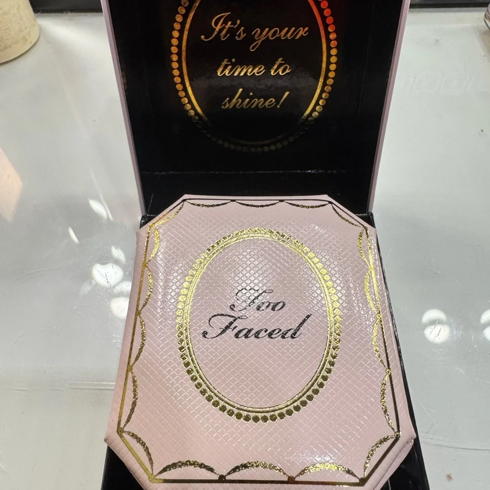 Too Faced Diamond Light Highlighter in Pink and Gold - Picture 2 of 3
